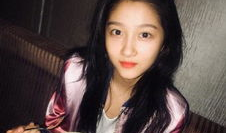 关晓彤进入娱乐圈吃瓜,从吃瓜群众到璀璨明星的蜕变之路